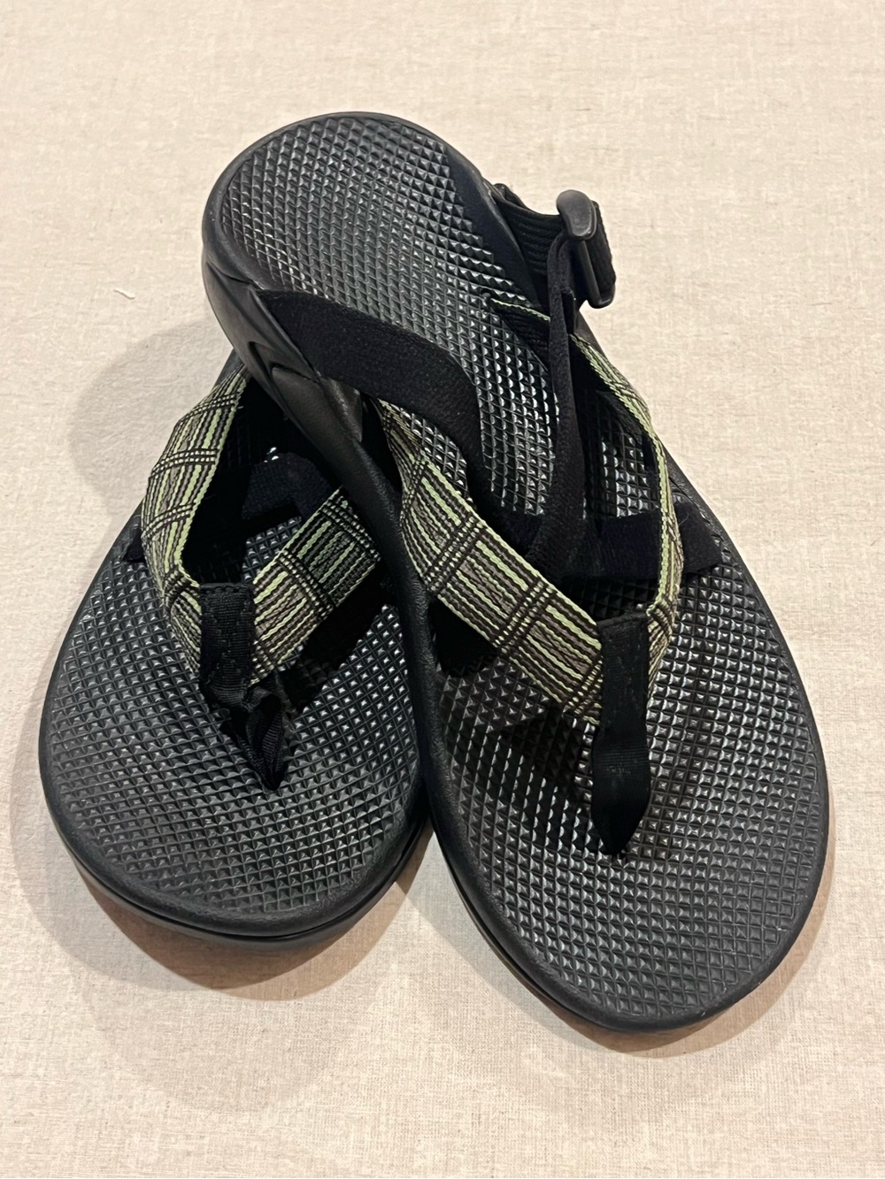 Chaco Hipthong Two EcoTread Mens 11 Black striped Wide Strap Flip Flop Sandals